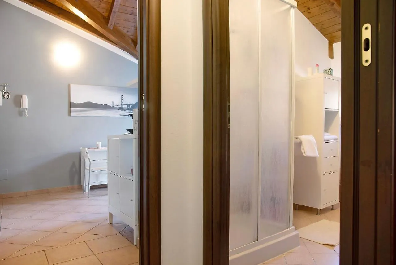 Relax Tra Monti E Laghi Apartment Brenta Italy